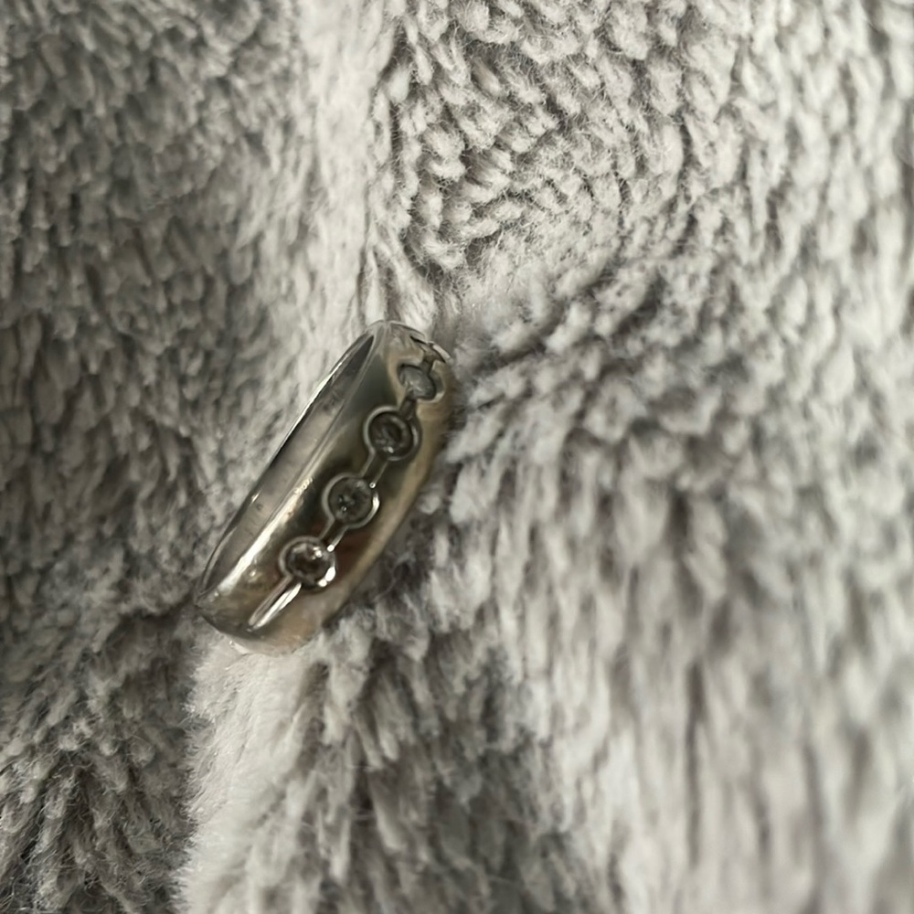 Men’s wedding band